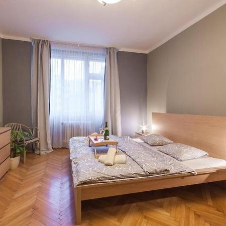 Modern Central Apartment Dlouha 프라하 외부 사진